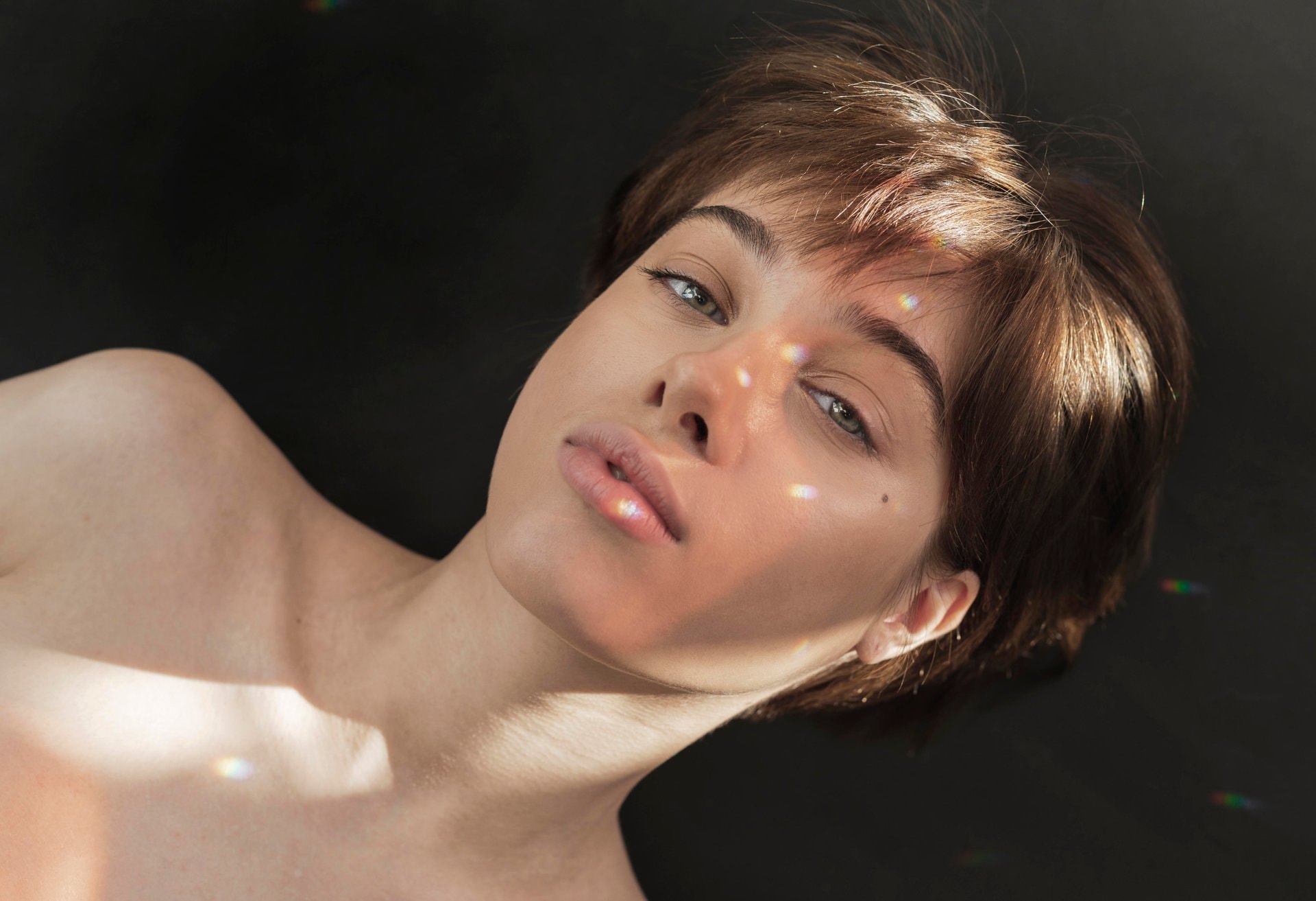 Glass skin efekt: kako postići savršeno blistavu kožu